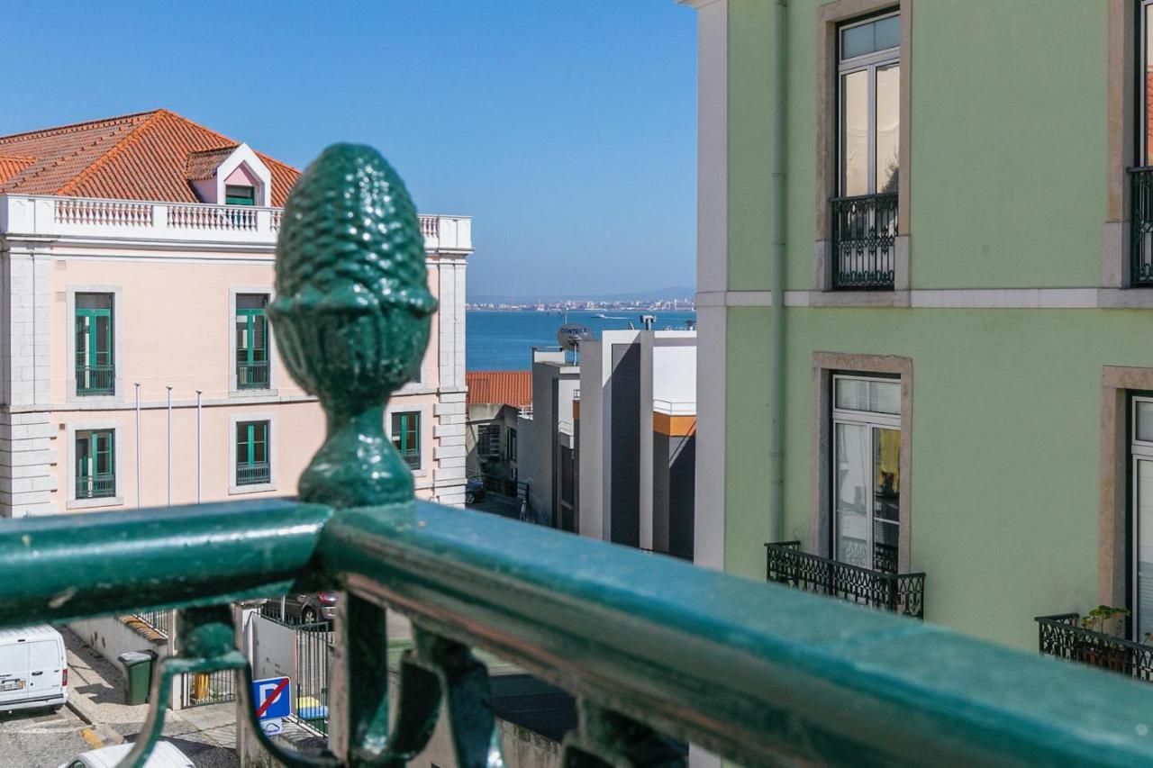 Moderno Apartamento Em Bairro Tipico Lisboeta ลิสบอน ภายนอก รูปภาพ